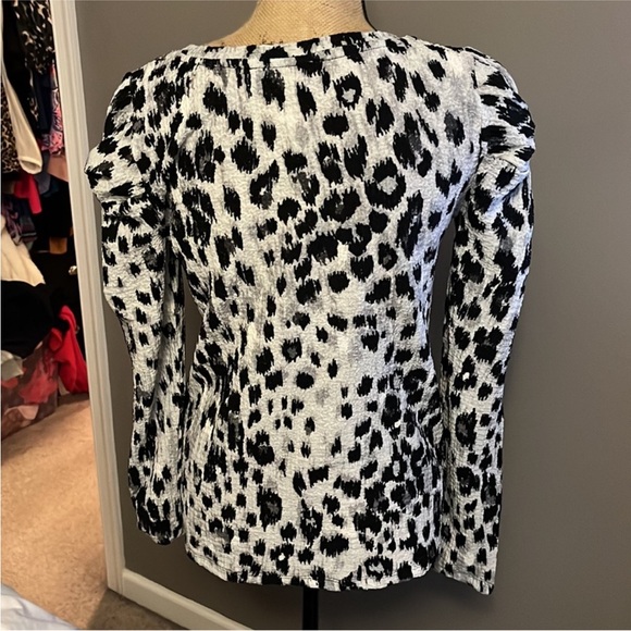 Loft leopard long sleeve blouse size medium. New with tags. - Picture 4 of 6